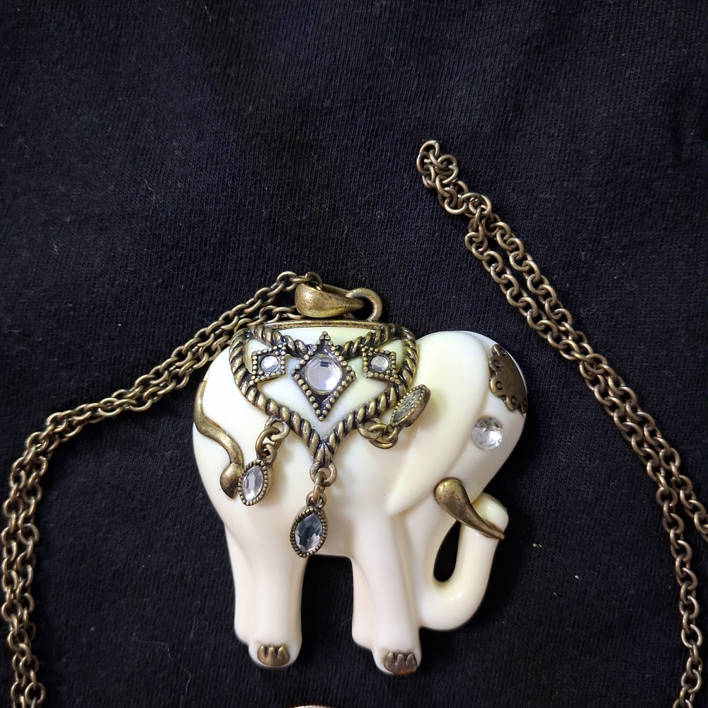 Elephant Pendant Necklace